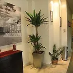 Residhotel Imperial Rennequin Aparthotel Paris