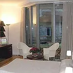 Aparthotel Residhotel Imperial Rennequin 4*