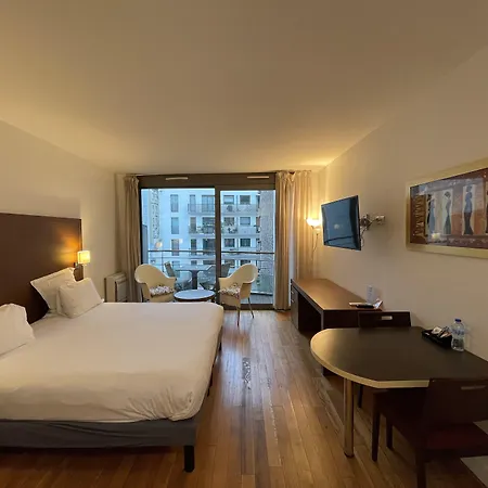 Aparthotel Residhotel Imperial Rennequin 4*