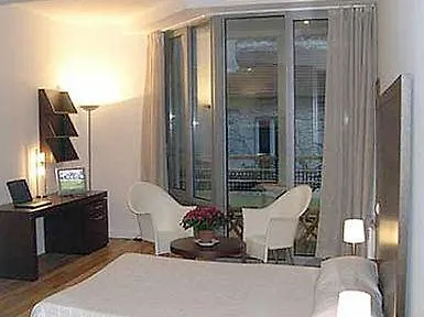 Apartahotel Residhotel Imperial Rennequin 3*