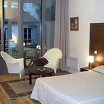 Residhotel Imperial Rennequin Aparthotel Paris